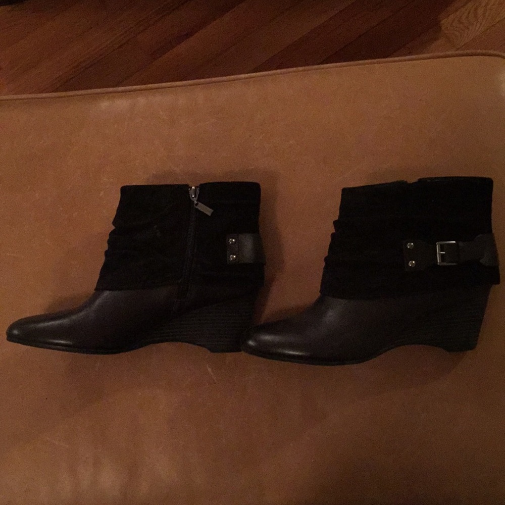New in box Clarks black leather booties. 9M